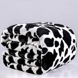 1pc Cow Printed Flannel Blanket, Double-sided Blanket Gift, Warm Soft Black And White Bed Blanket For Couch Bed Sofa Travelling, Birthday Gift Air Conditioning Blanket