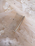 kamames Appliques Wedding Veil 3D Flowers Pearls Bridal Veils Chapel Length Elegant beaded Bride Veils Wedding Accessories