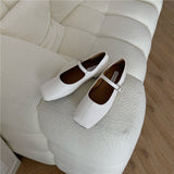 kamames Head Single Shoes Women's 2024 Spring New French Vintage Grandma Shoes Chain Buttons V Mouth Women's Shoes Shallow Bean Shoes