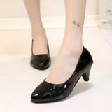 kamames The Spring And Autumn Of 2024, The New Round-Headed Women's Shoes, Large-Size Single Shoes, Thick Heels, Mother Shoes, Etiquette, Professional Work Shoes Are In Stock.