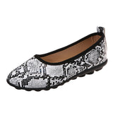 kamames New Ladies Loafers Fashion Women Shoes Retro Round Toe Snake Pattern Light Slip on Flat Casual Shoes Outdoor Walking Shoes