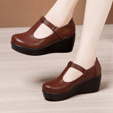 kamames Leather, Soft Soles, Round Head Muffins, Thick Soles, Waterproof Table Shoes, Women's Large Size Anti-Skid Comfortable Middle-Aged Slope Heel Mother Shoes