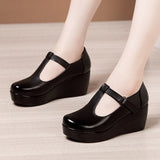 kamames Leather, Soft Soles, Round Head Muffins, Thick Soles, Waterproof Table Shoes, Women's Large Size Anti-Skid Comfortable Middle-Aged Slope Heel Mother Shoes