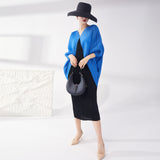 2025 Fashion high-end temperament large size dress pleated loose bat sleeve contrasting color splicing straight elegant long dress