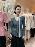 2025 popular autumn new temperament V-neck scarf bottoming shirt long-sleeved knitted sweater women's top women's 25F52