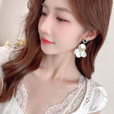 2025 Retro exaggerated temperament shell long fringed earrings women's high sense atmospheric fashion earrings live broadcast popular earrings