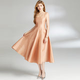 The real shot is in stock, and the new women's clothing is waist-closed and thin, small dress, suspender dress.