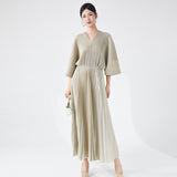 2025 Large size dress women's high-end bronzing loose  Popular trade bat sleeves slim pleated skirt long dress