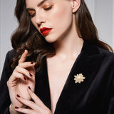 2025 Light luxury high-end blazer with corsage Japanese and Korean temperament versatile coat pin pearl three-dimensional lotus brooch
