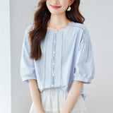 Cotton cocoon,  contrasting bright thread embroidered design short-sleeved shirt