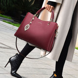 2025 Handbag Simple and fashionable large-capacity women's bag New versatile temperament mother bag Premium commuter shoulder bag