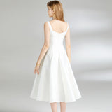 The real shot is in stock, and the new women's clothing is waist-closed and thin, small dress, suspender dress.
