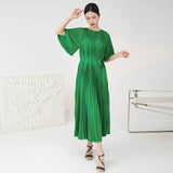 2025 Pleated dress women's spring and summer new high-end  loose long lace-up drape holiday skirt
