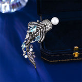 2025 popular new light luxury clothing women's high-end pearl corsage multi-functional anti-light pin design sense whale brooch
