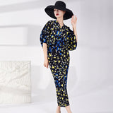 2025 bat sleeve pleated dress v-neck loose meat covering high-end women's clothing one-step straight long dress Popular style