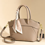 2025 Handbag Fashion temperament Large capacity shoulder bag Niche soft leather commuter messenger bag Simple high sense bag Women