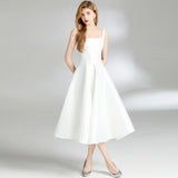 The real shot is in stock, and the new women's clothing is waist-closed and thin, small dress, suspender dress.