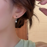 temperament clear water drop ear buckle women's simple fashion zircon shining smart earrings light luxury circle earrings