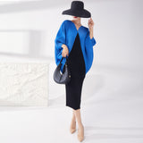 2025 Fashion high-end temperament large size dress pleated loose bat sleeve contrasting color splicing straight elegant long dress