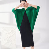 2025 Fashion high-end temperament large size dress pleated loose bat sleeve contrasting color splicing straight elegant long dress