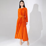 2025 High-end fashion new temperament elegant pendant feeling loose lace-up solid color long dress pleated dress women