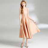 The real shot is in stock, and the new women's clothing is waist-closed and thin, small dress, suspender dress.