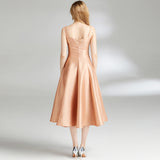 The real shot is in stock, and the new women's clothing is waist-closed and thin, small dress, suspender dress.