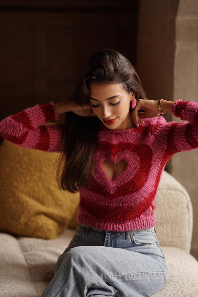 kamames Contrast Color Heart Pattern Cut-out Sweater