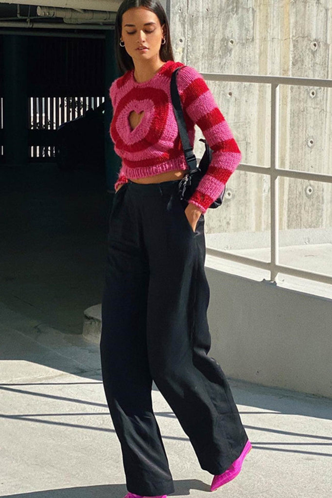 kamames Contrast Color Heart Pattern Cut-out Sweater